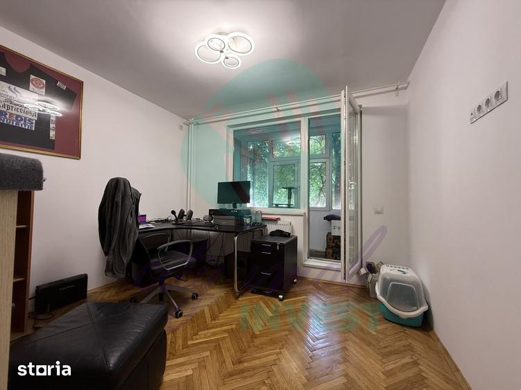 Apartament cu 3 camere semidecomandat în Obor