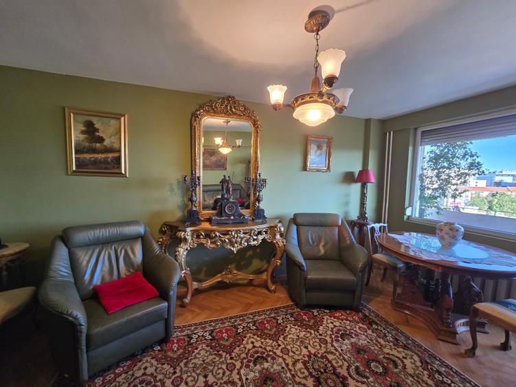 Apartament cu 3 camere decomandat în Gheorghe Lazăr