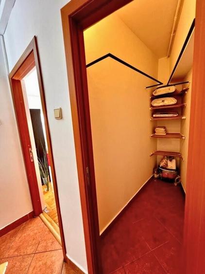 Apartament cu 2 camere decomandat, mobilat în P-ța Unirii