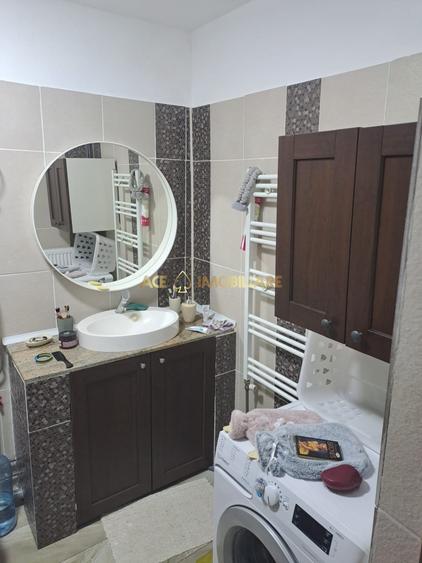 Casă individuală cu 4 camere cu Canalizare în Doamna Ghica