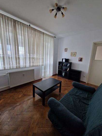 Apartament semidecomandat în 1 Mai
