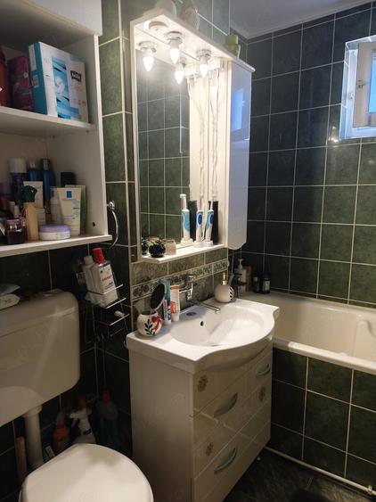 Apartament cu 3 camere decomandat în Astra