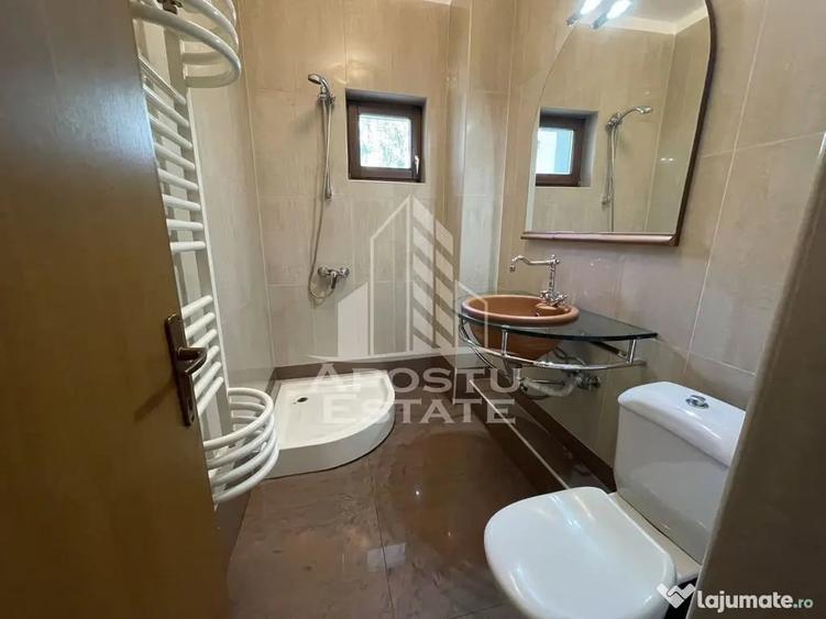 Casă cu 5 camere cu Teren 400 Mp în Lipovei