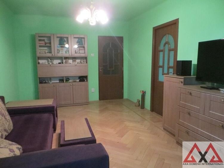 Apartament cu 2 camere semidecomandat, mobilat în Titan