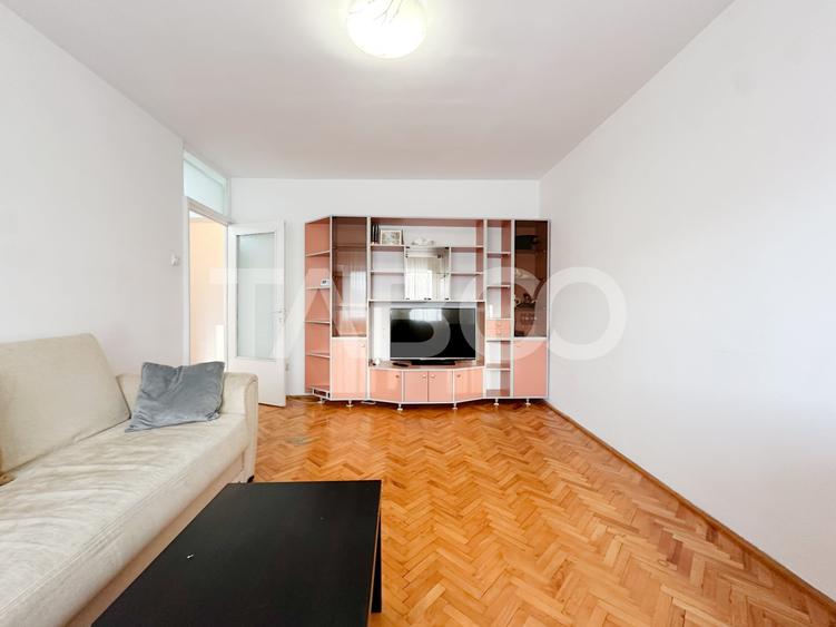 Apartament cu 3 camere decomandat, mobilat în Zorilor