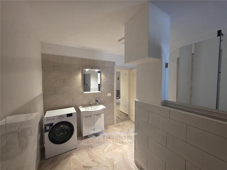 Apartament cu 3 camere decomandat, mobilat în Bucium
