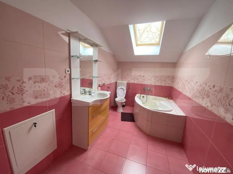 Casă cu 5 camere cu Teren 750 Mp în Moșnița Nouă