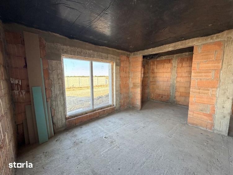 Duplex cu 3 camere | interior la rosu | 86.7 mp utili | Mosnita Veche - 13