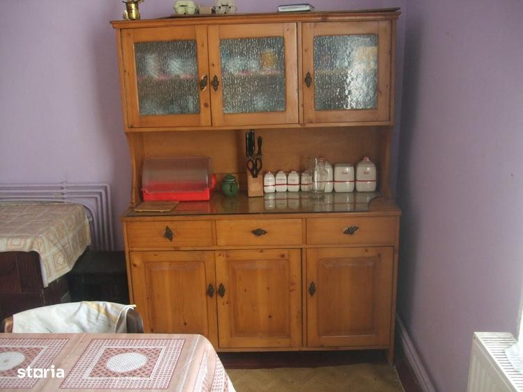 Casă cu 8 camere cu Teren 1000 Mp în Sud