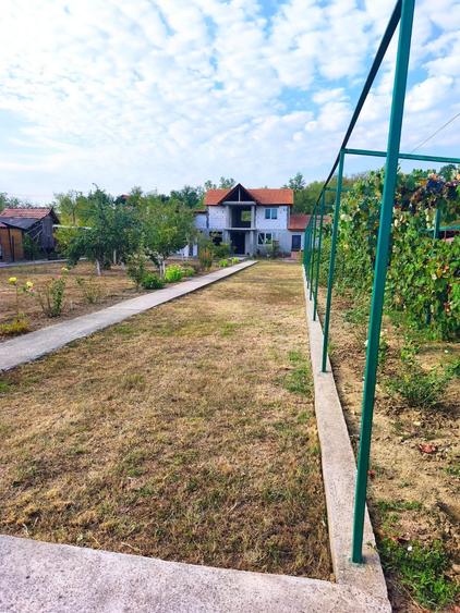 Casă cu 3 camere în Bălăcești