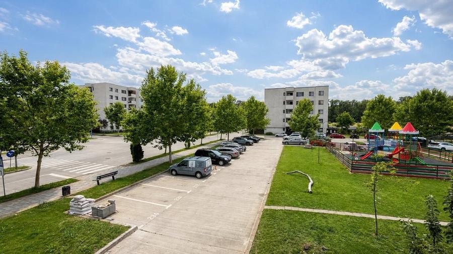 Apartament cu 2 camere semidecomandat în Băneasa