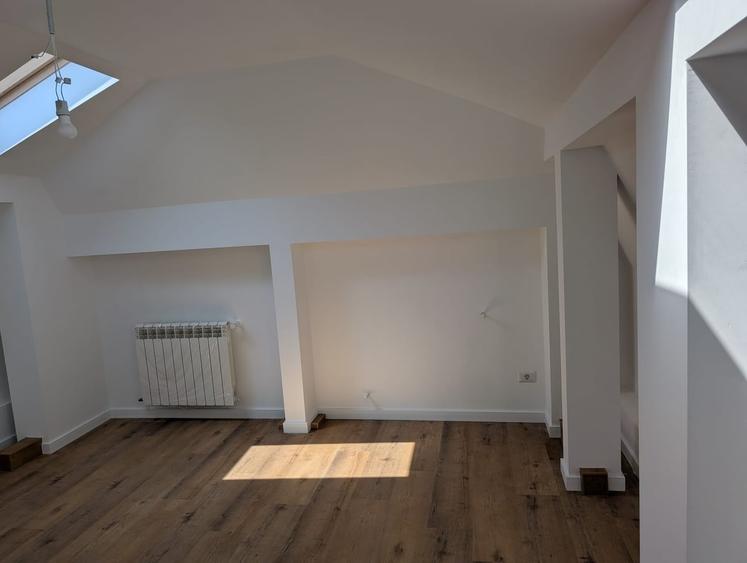 Apartament cu 5 camere decomandat în Floreasca