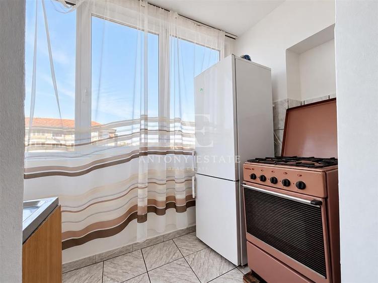 Apartament cu 3 camere decomandat, mobilat în Salca