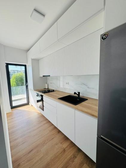 Apartament cu 3 camere decomandat în Aviației
