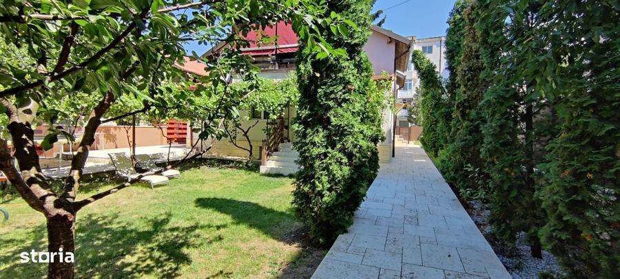 Casă cu 4 camere în Podul de Fier