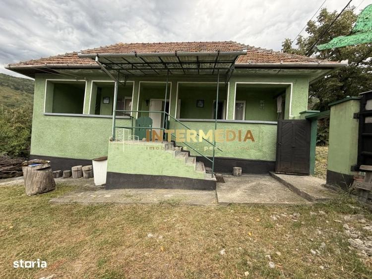 Casă cu 3 camere în Cricău