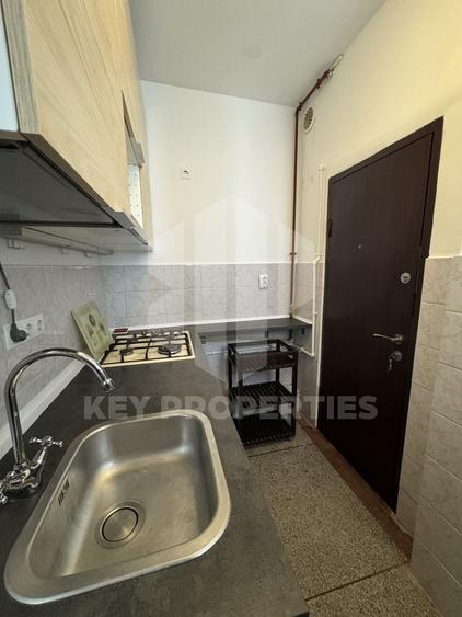 Apartament cu 2 camere semidecomandat în Armeneasca