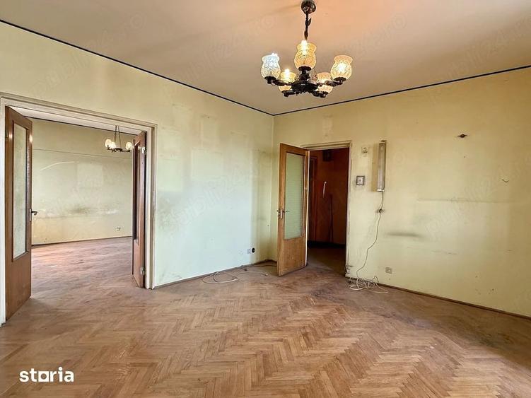 Apartament cu 3 camere decomandat în Central