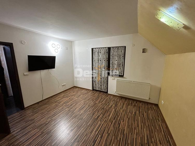 Casă individuală cu 6 camere cu Piscina în Ciritei
