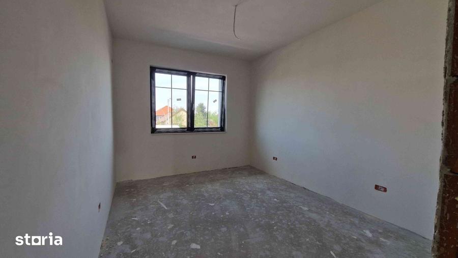 Casă cu 4 camere cu Teren 340 Mp în Ciarda Roșie