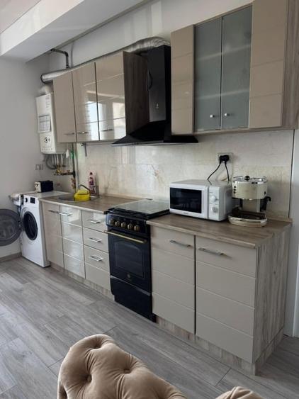 Apartament cu 2 camere semidecomandat, mobilat în Nord