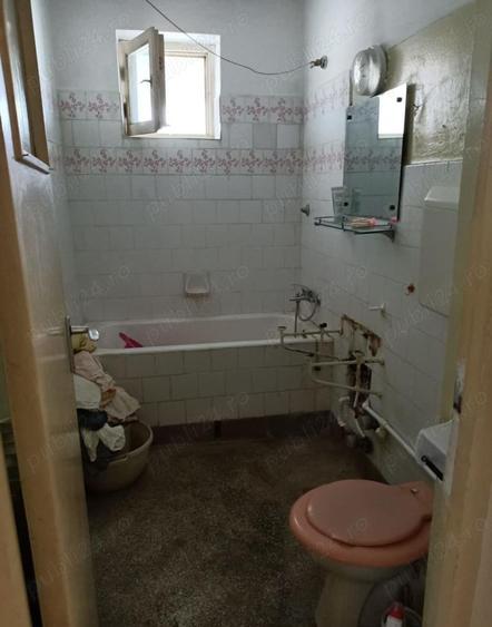 Apartament cu 3 camere decomandat, mobilat în Lujerului