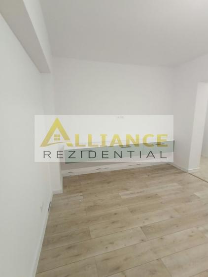Apartament cu 3 camere decomandat în Sud