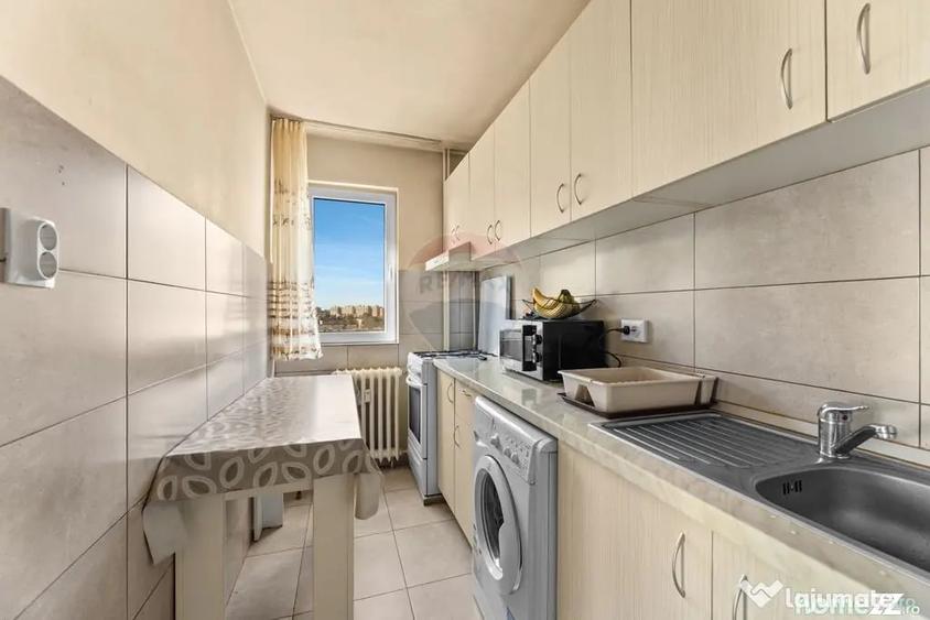 Apartament cu 3 camere semidecomandat în Central