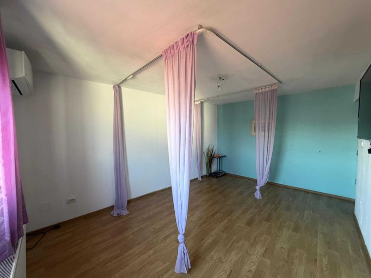 Casă cu 4 camere în Central