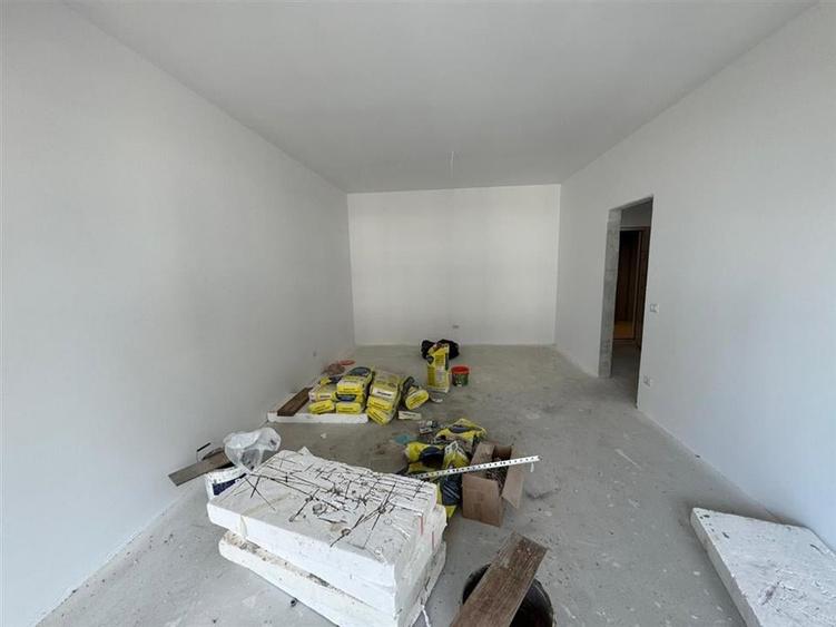 Apartament cu 3 camere decomandat în Nord