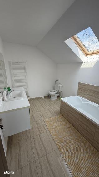 Casă cu 7 camere cu Teren 2300 Mp în Mintiu Gherlii