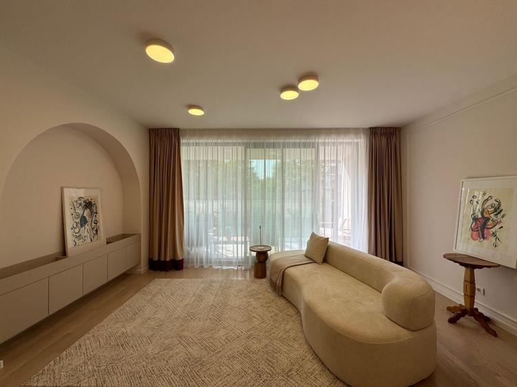 Apartament cu 2 camere decomandat în Băneasa