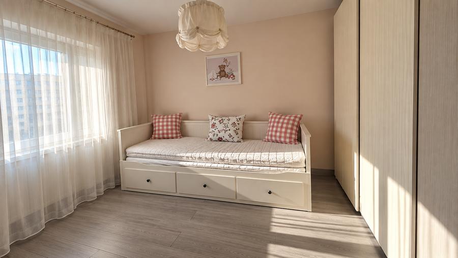 Apartament cu 3 camere decomandat în Olimpia-Stadion