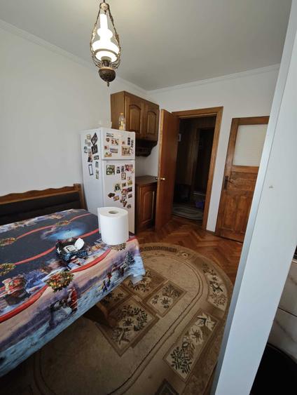 Apartament cu 3 camere decomandat în Găvana