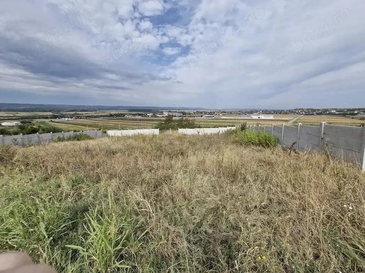Teren de 900 mp, în Brădești