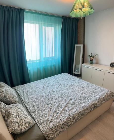 Apartament cu 4 camere semidecomandat în Berceni
