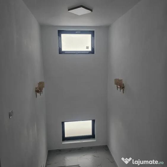 Casă cu 7 camere cu Teren 412 Mp în Malu Mare