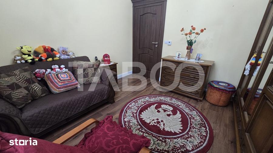 Casa individuala de vanzare 10 camere teren liber 530m zona Lupeni - 12