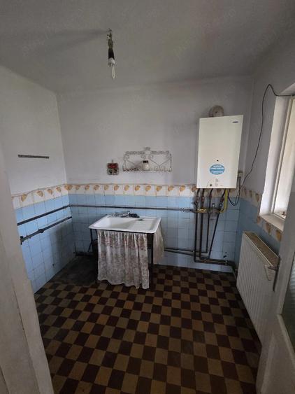 Casă cu 5 camere cu Teren 1000 Mp în Central