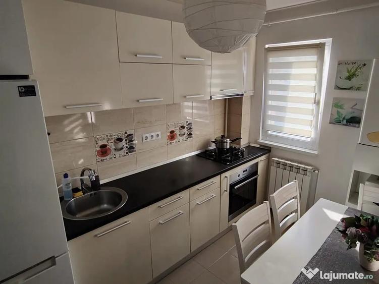 Apartament cu 2 camere semidecomandat în Central