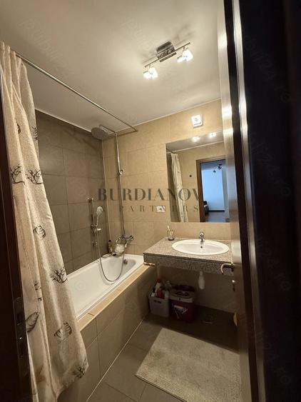 Apartament cu 2 camere decomandat, mobilat în Păcii