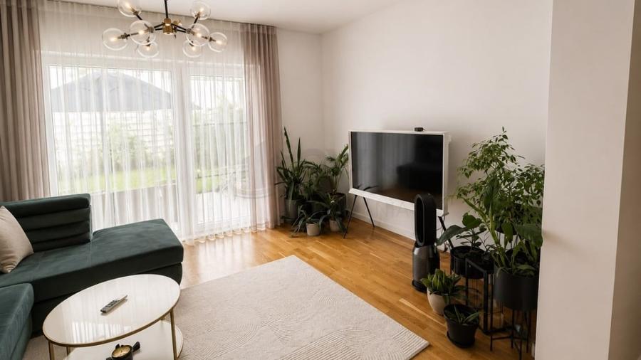 Casă individuală cu 5 camere în Pipera