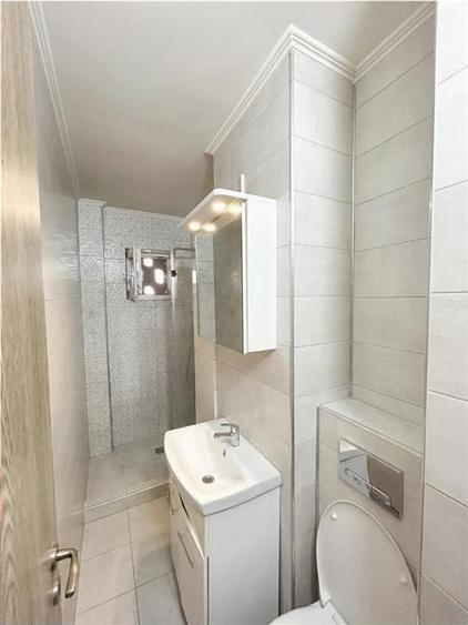 Apartament cu 2 camere semidecomandat, mobilat în Est