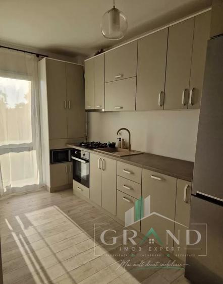 Apartament cu 3 camere decomandat, mobilat în Dâmbul Rotund