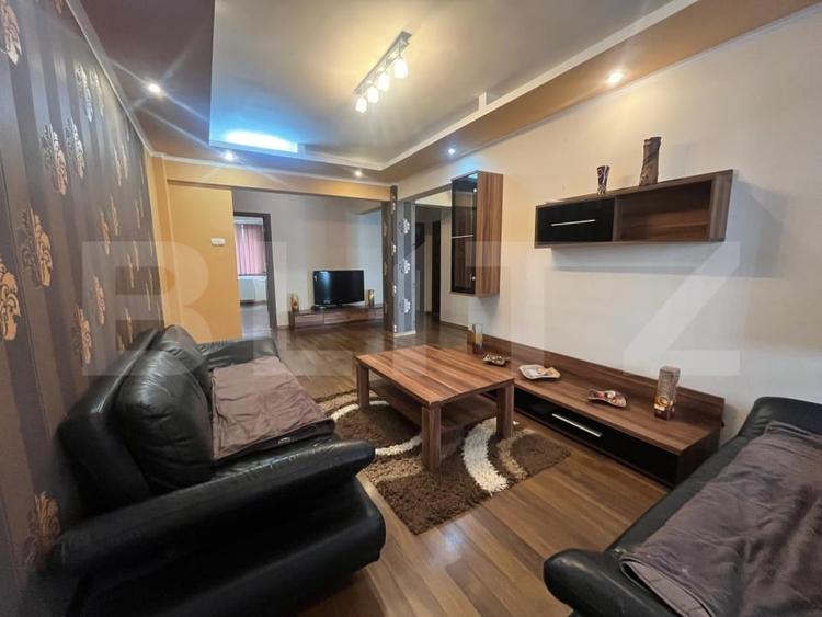 Apartament cu 3 camere decomandat, mobilat în Valenta