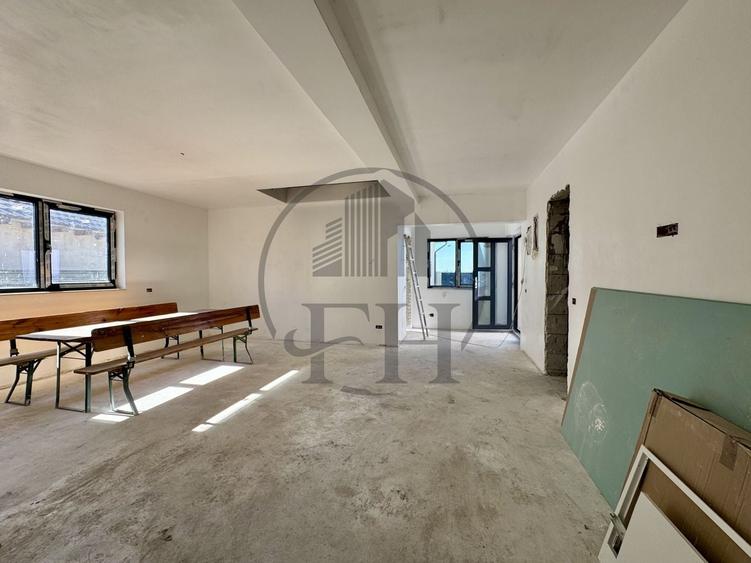 Casă individuală cu 5 camere cu Teren 257 Mp în Valu lui Traian
