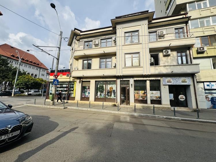 Birou, de 120 mp, în Banu Manta
