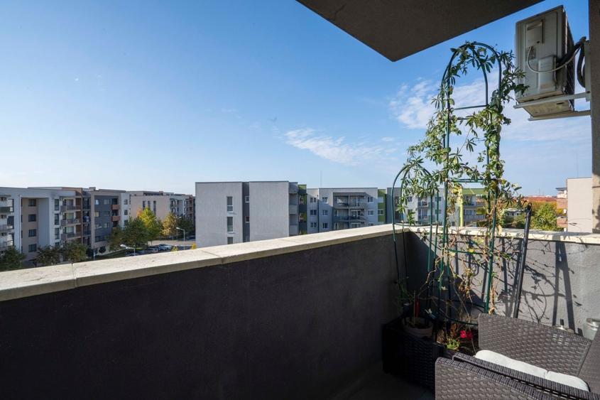 Apartament cu 3 camere decomandat, mobilat în Central