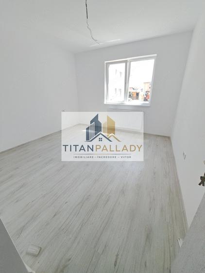Apartament cu 3 camere decomandat în Titan