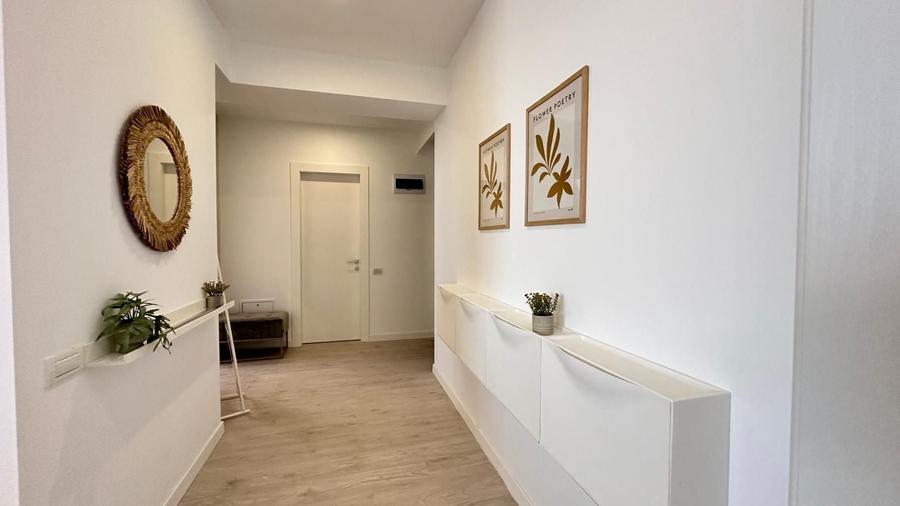 Apartament cu 2 camere semidecomandat, mobilat în Pipera